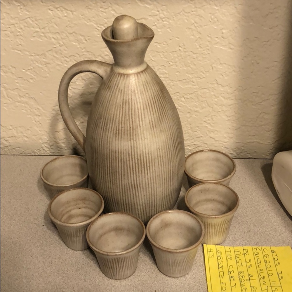 Saki Set with 6 cups